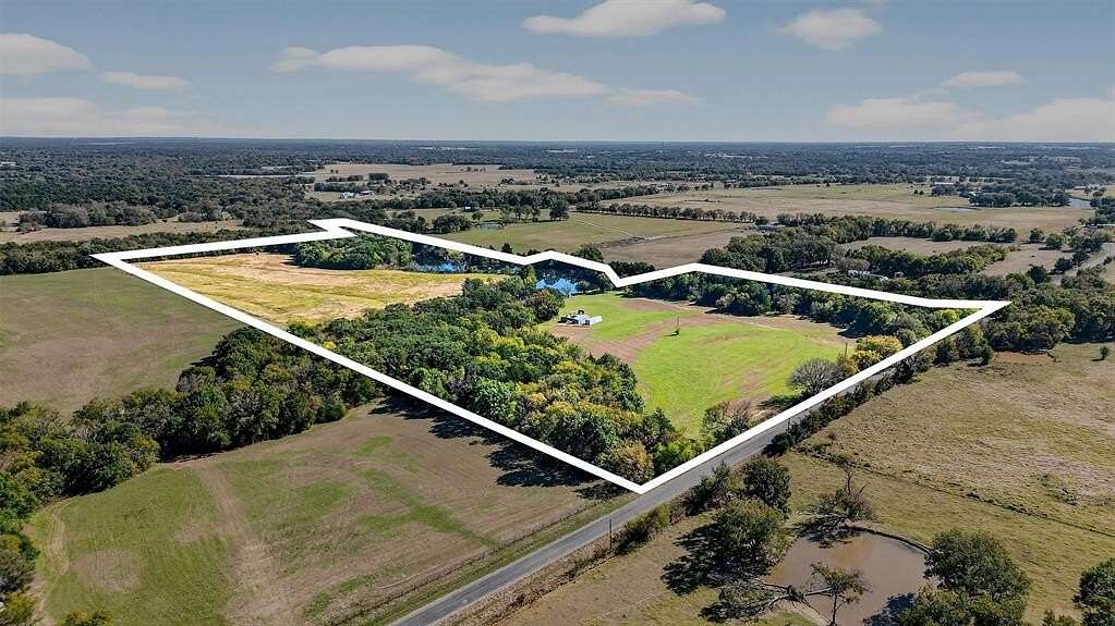 33.1 Acres of Land for Sale in Whitesboro, Texas