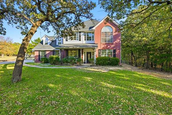 3 Acres of Residential Land with Home for Sale in Collinsville, Texas