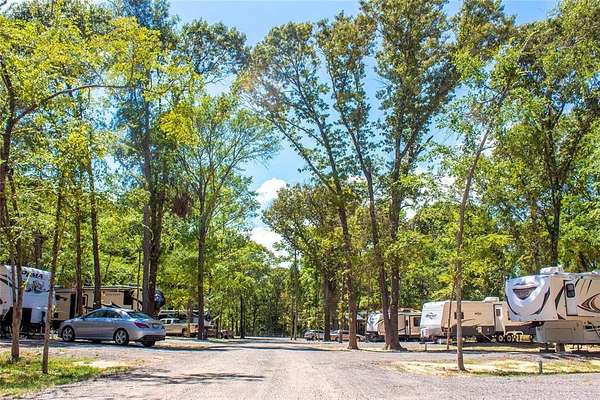 3 Acres of Mixed-Use Land for Sale in Athens, Texas