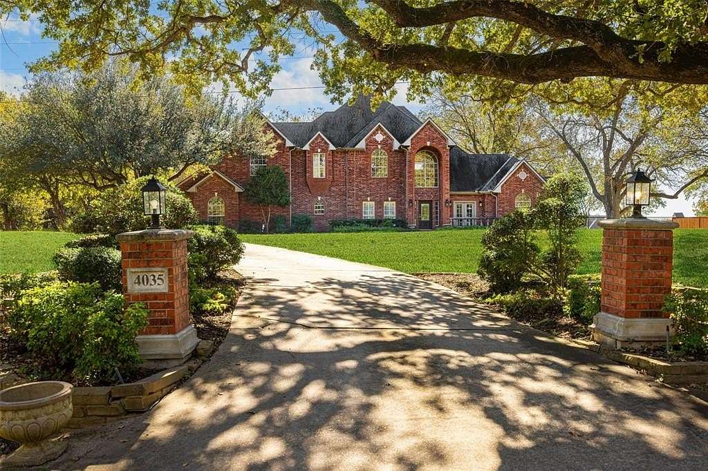 5.42 Acres of Residential Land with Home for Sale in Caddo Mills, Texas