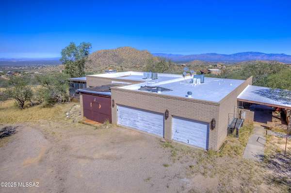 20 Acres of Recreational Land with Home for Sale in Corona de Tucson, Arizona