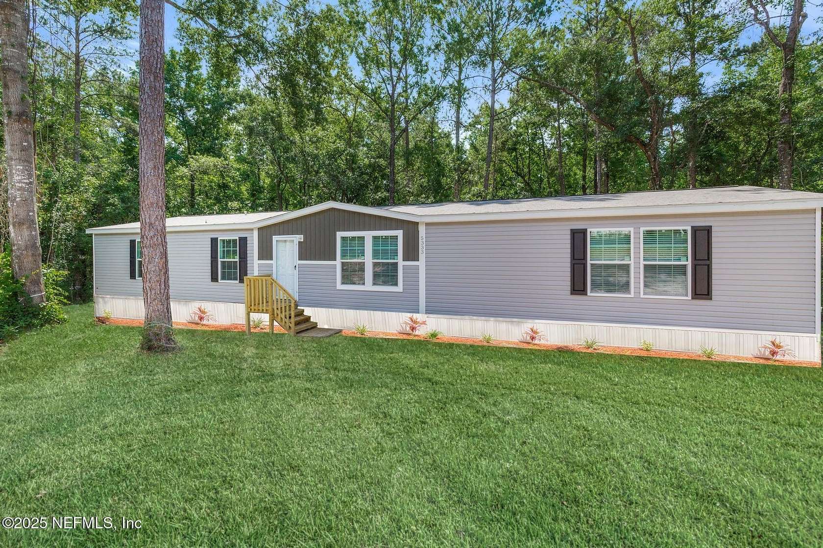 1.59 Acres of Residential Land with Home for Sale in Middleburg, Florida