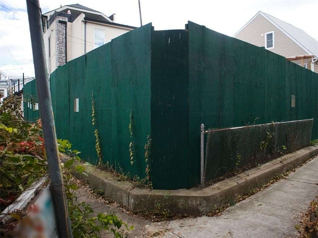 0.05 Acres of Residential Land for Sale in Brooklyn, New York