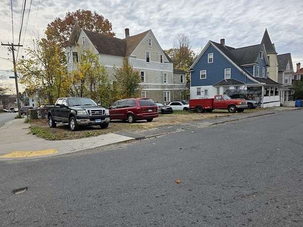 0.07 Acres of Residential Land for Sale in Waterbury, Connecticut