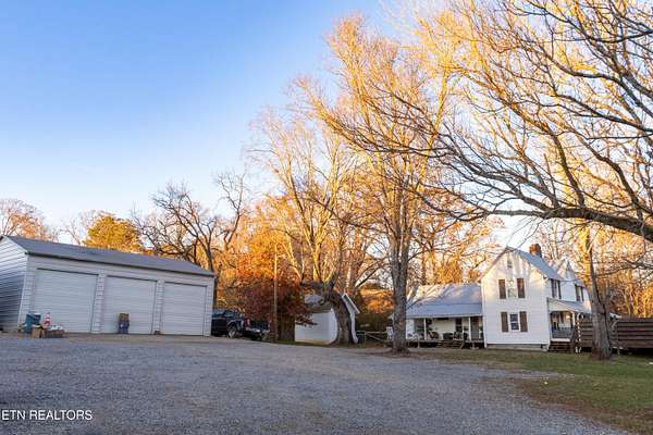 4 Acres of Residential Land with Home for Sale in Greenback, Tennessee