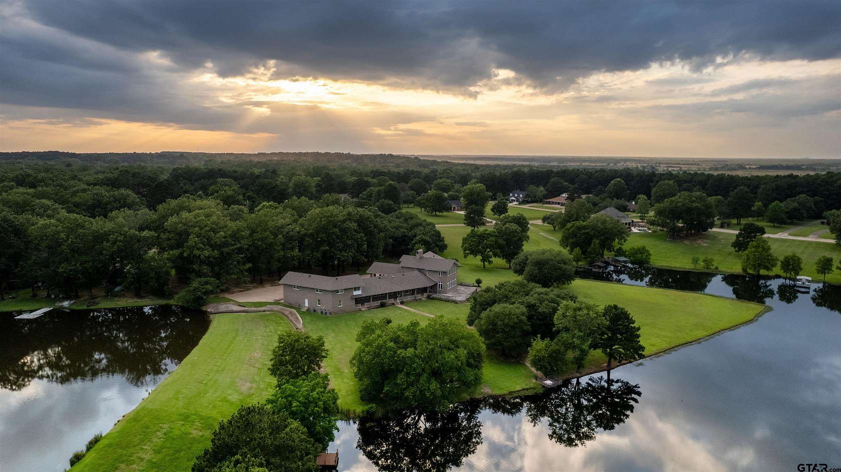 7 Acres of Residential Land with Home for Sale in Texarkana, Texas