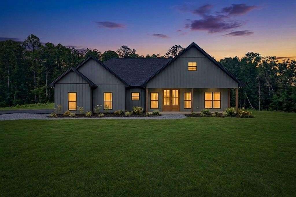 1.5 Acres of Land with Home for Sale in Jamestown, Tennessee