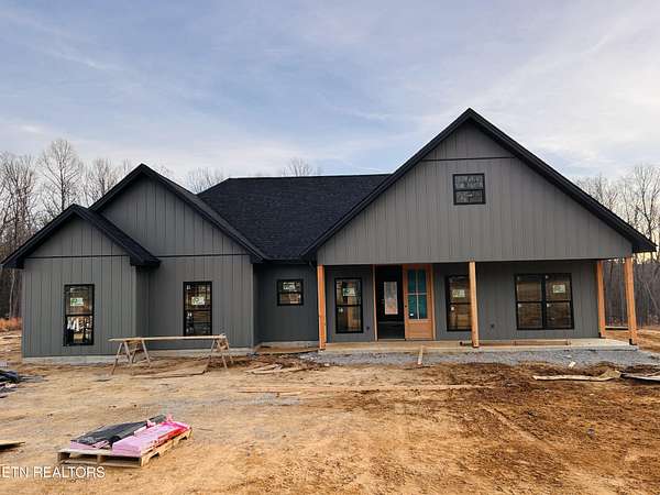 1.5 Acres of Residential Land with Home for Sale in Jamestown, Tennessee