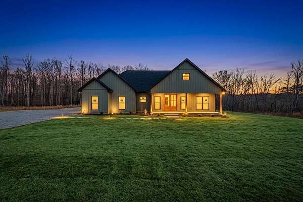 1.5 Acres of Land with Home for Sale in Jamestown, Tennessee