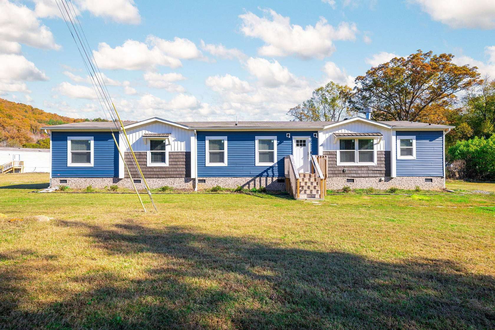 1.5 Acres of Residential Land with Home for Sale in Bakewell, Tennessee