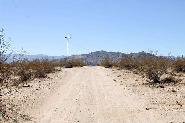5 Acres of Residential Land for Sale in Joshua Tree, California