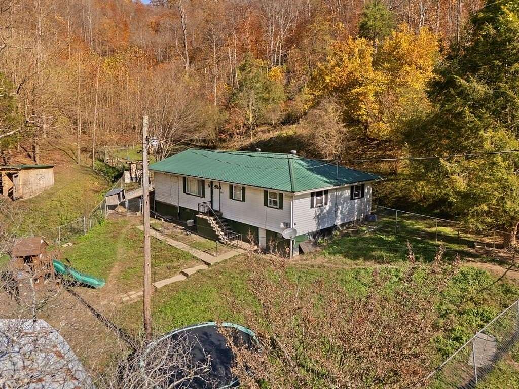 39.9 Acres of Land with Home for Sale in Letcher, Kentucky