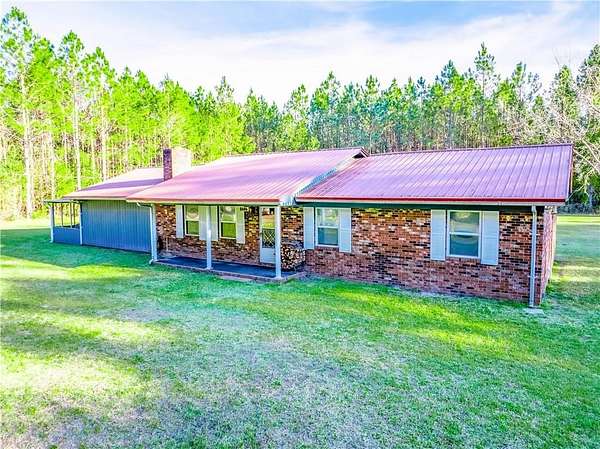 17.6 Acres of Land with Home for Sale in Waycross, Georgia