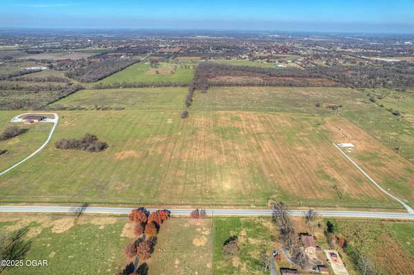 10 Acres of Land for Sale in Carthage, Missouri