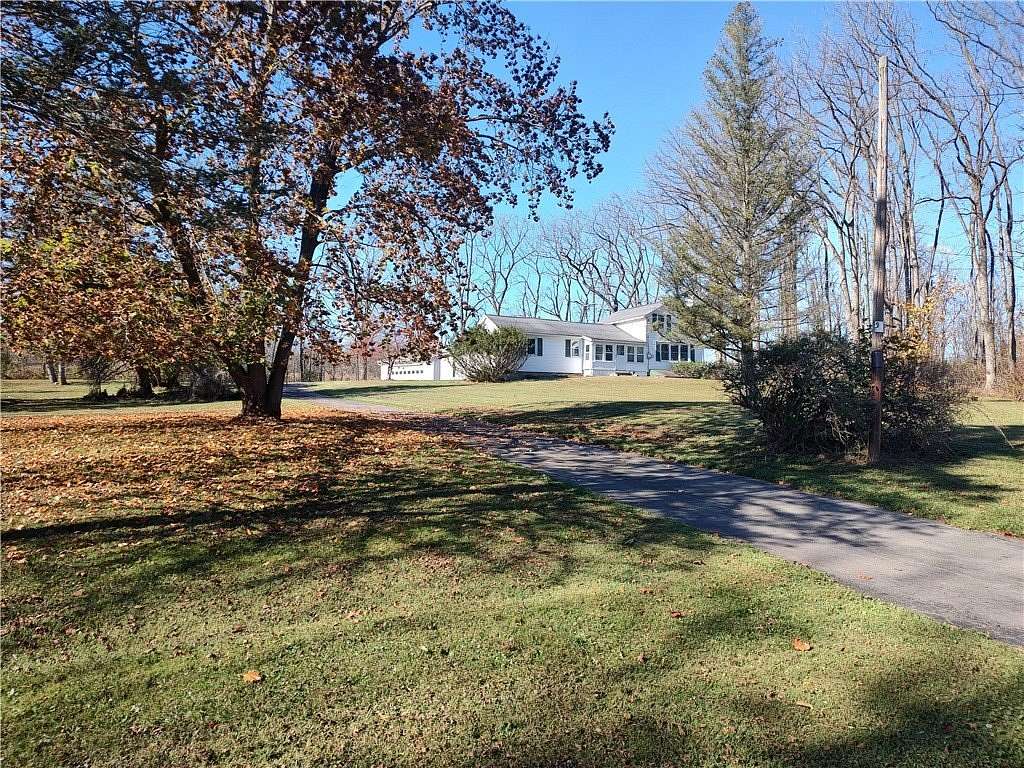 5 Acres of Residential Land with Home for Sale in Clyde, New York