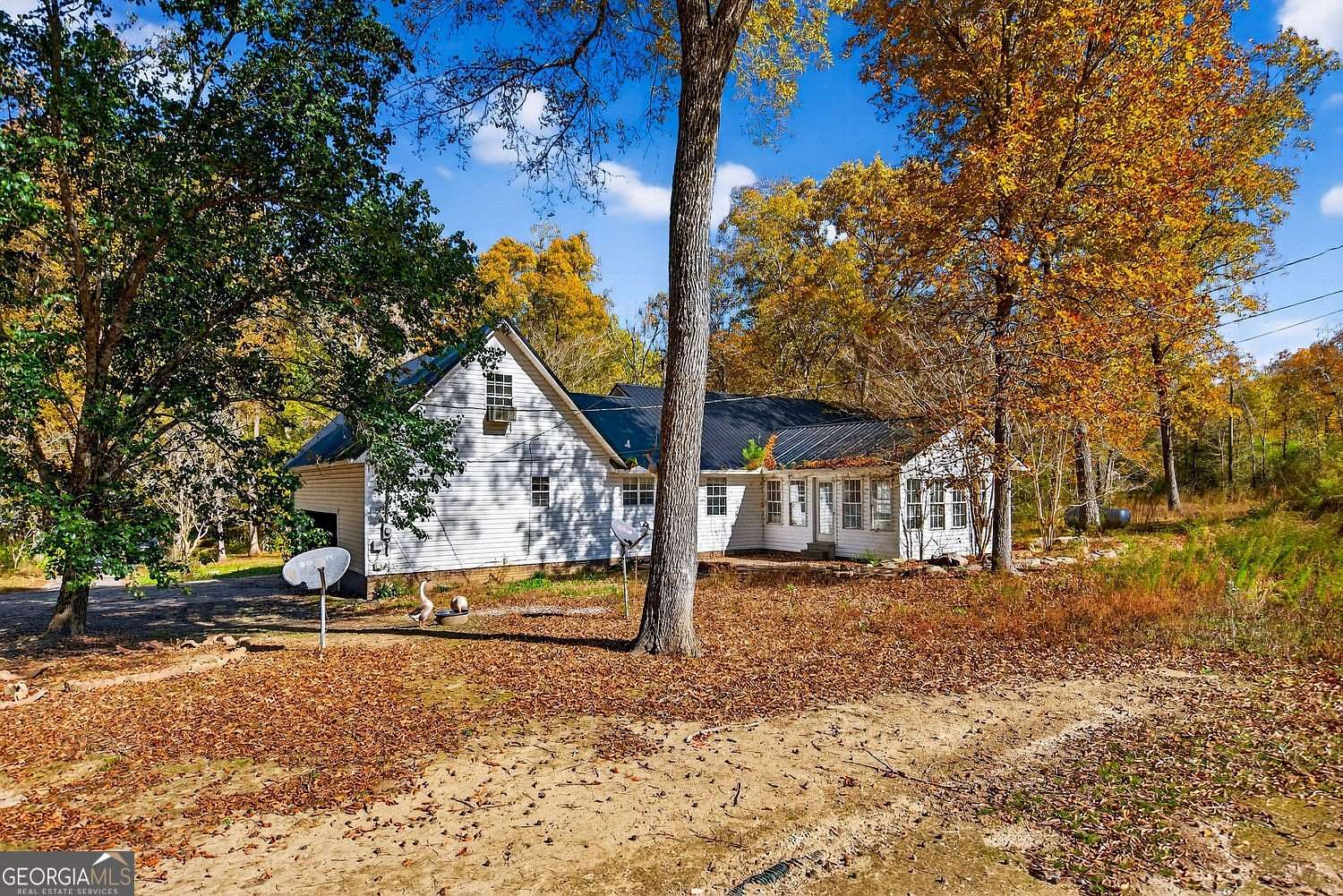 26 Acres of Land with Home for Sale in Boaz, Alabama