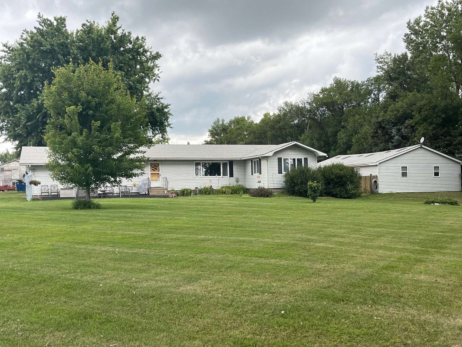 4.63 Acres of Residential Land with Home for Sale in Clear Lake, South Dakota