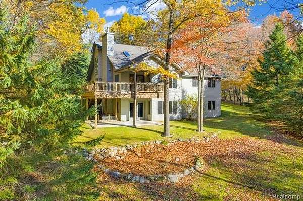 4.76 Acres of Residential Land with Home for Sale in Holly, Michigan