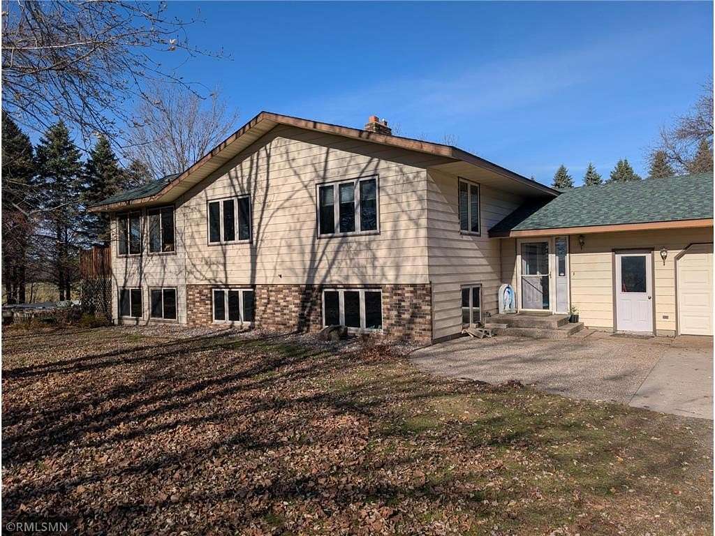 5 Acres of Residential Land with Home for Sale in St. Cloud, Minnesota