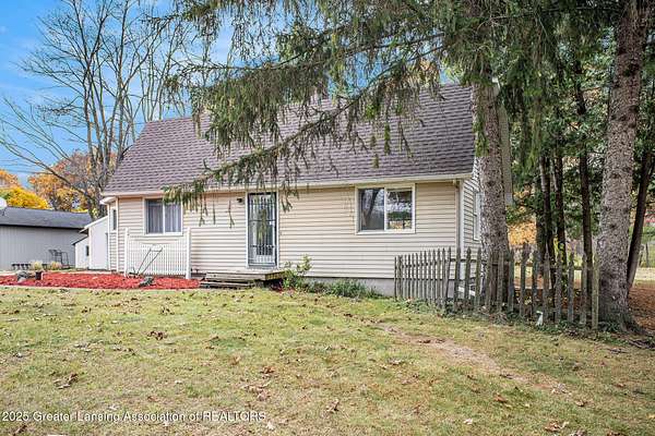 1.9 Acres of Residential Land with Home for Sale in Laingsburg, Michigan