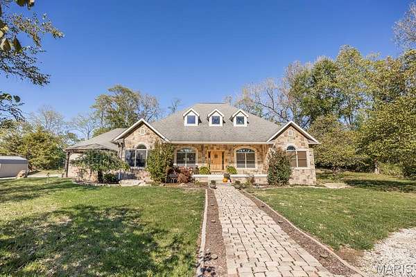 5.6 Acres of Residential Land with Home for Sale in Belleville, Illinois