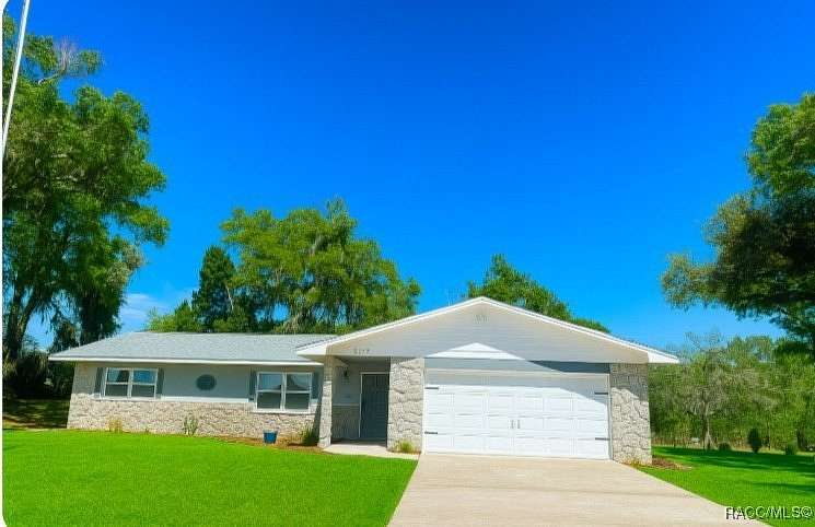 2.42 Acres of Residential Land with Home for Sale in Crystal River, Florida