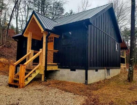 0.63 Acres of Residential Land with Home for Sale in Zoe, Kentucky