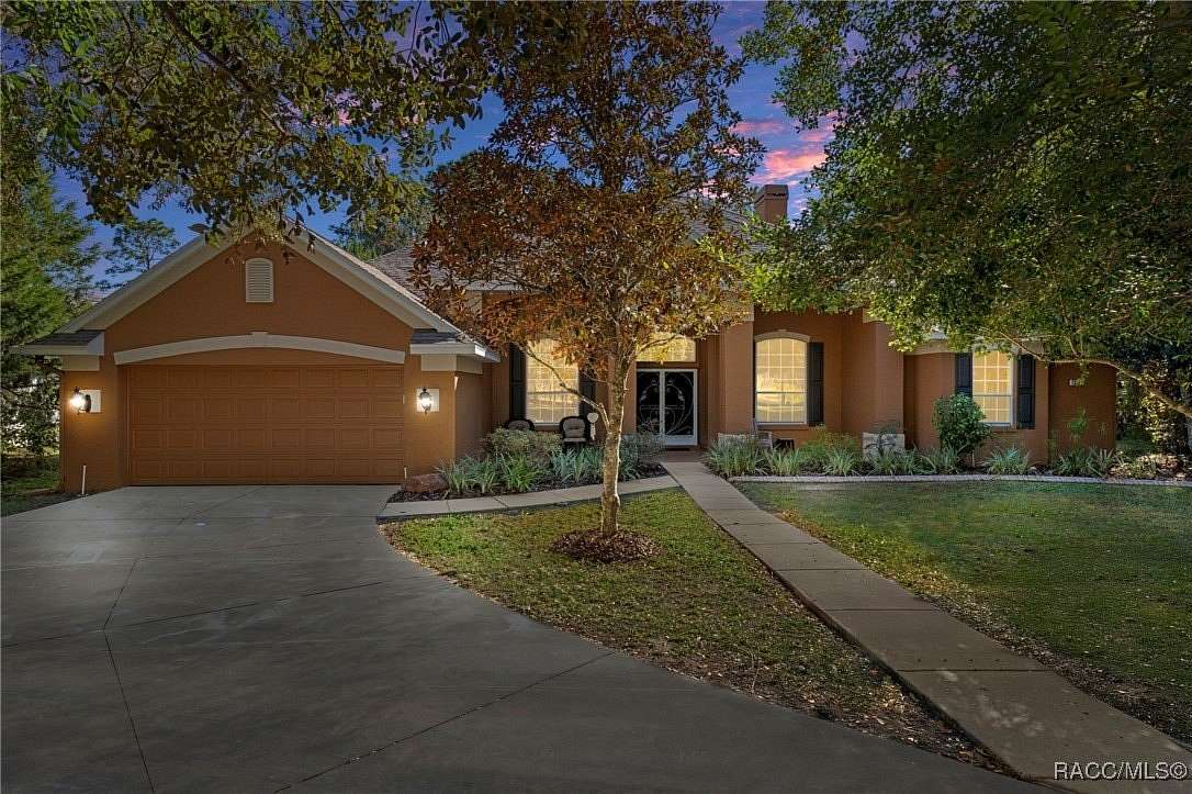 2 Acres of Residential Land with Home for Sale in Hernando, Florida