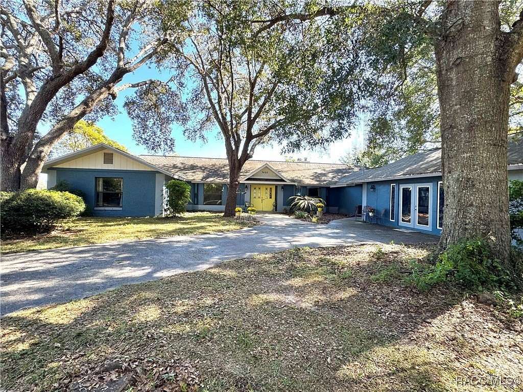 2 Acres of Residential Land with Home for Sale in Lecanto, Florida