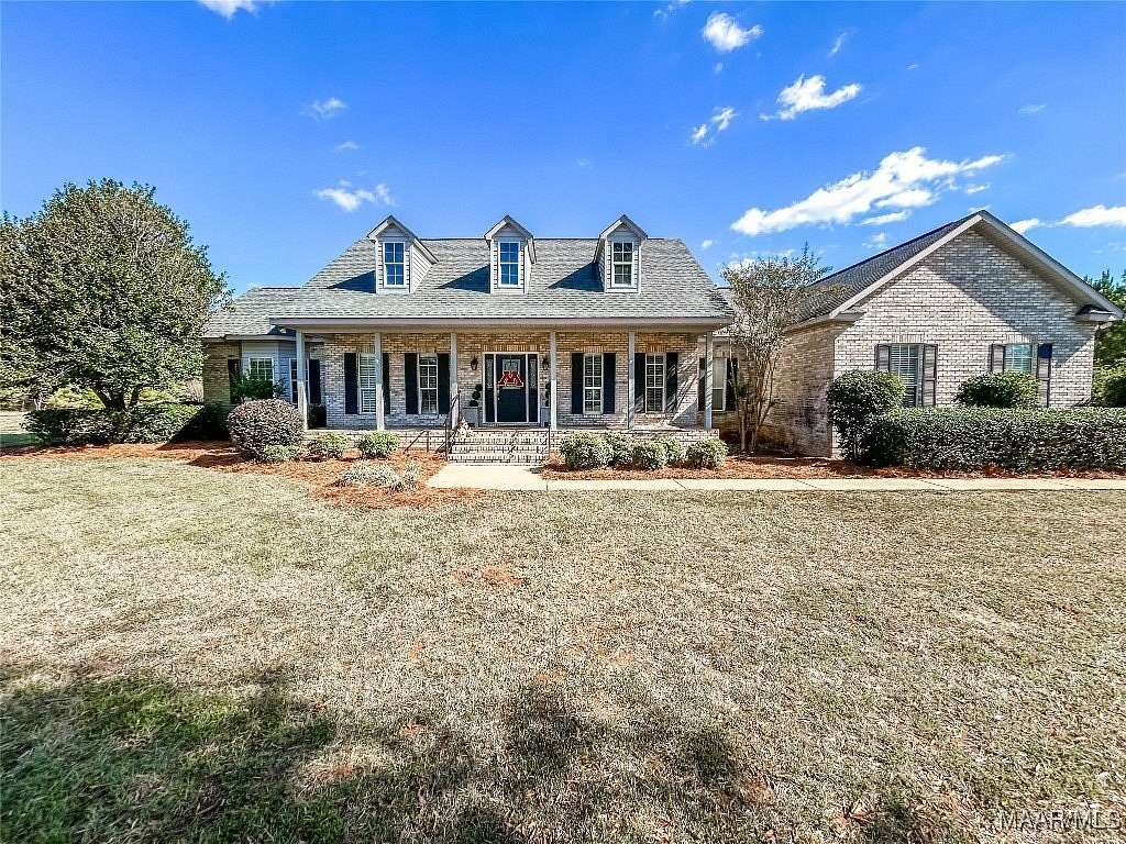 5 Acres of Residential Land with Home for Sale in Selma, Alabama