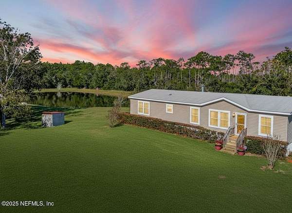 3.2 Acres of Residential Land with Home for Sale in Jacksonville, Florida