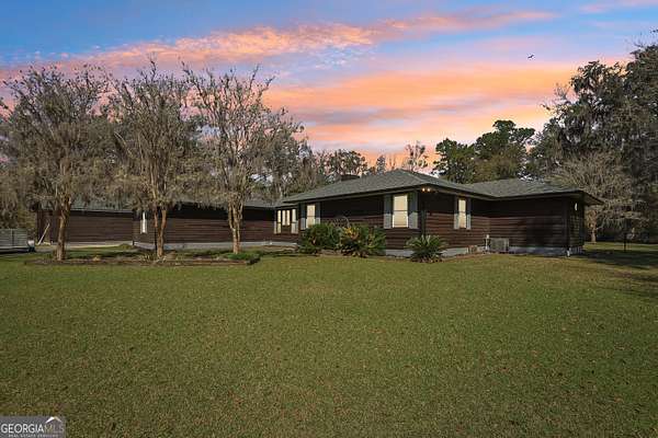 5.6 Acres of Land with Home for Lease in Woodbine, Georgia