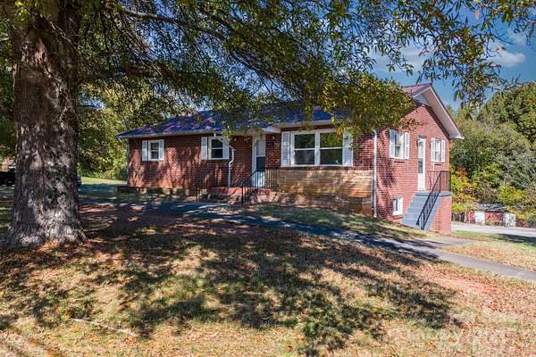 1.52 Acres of Residential Land with Home for Sale in Hickory, North Carolina