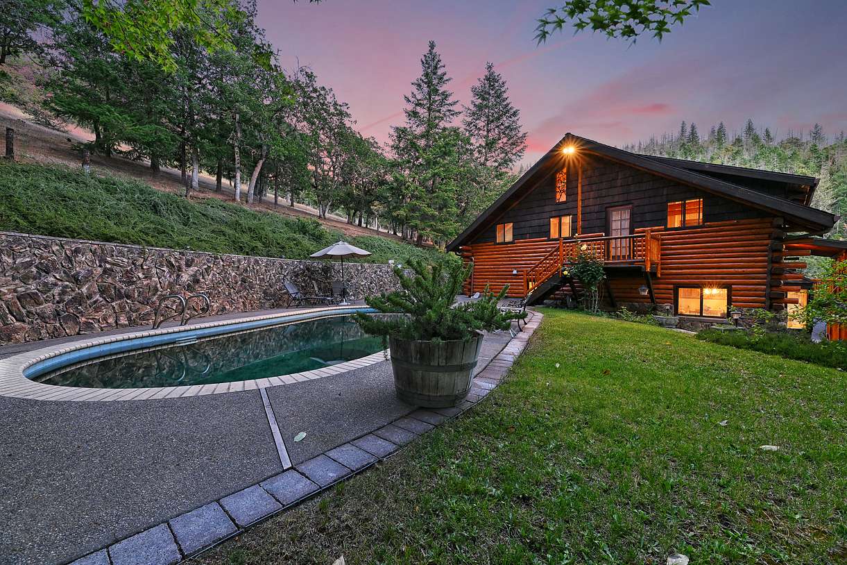 38.5 Acres of Improved Mixed-Use Land for Sale in Jacksonville, Oregon