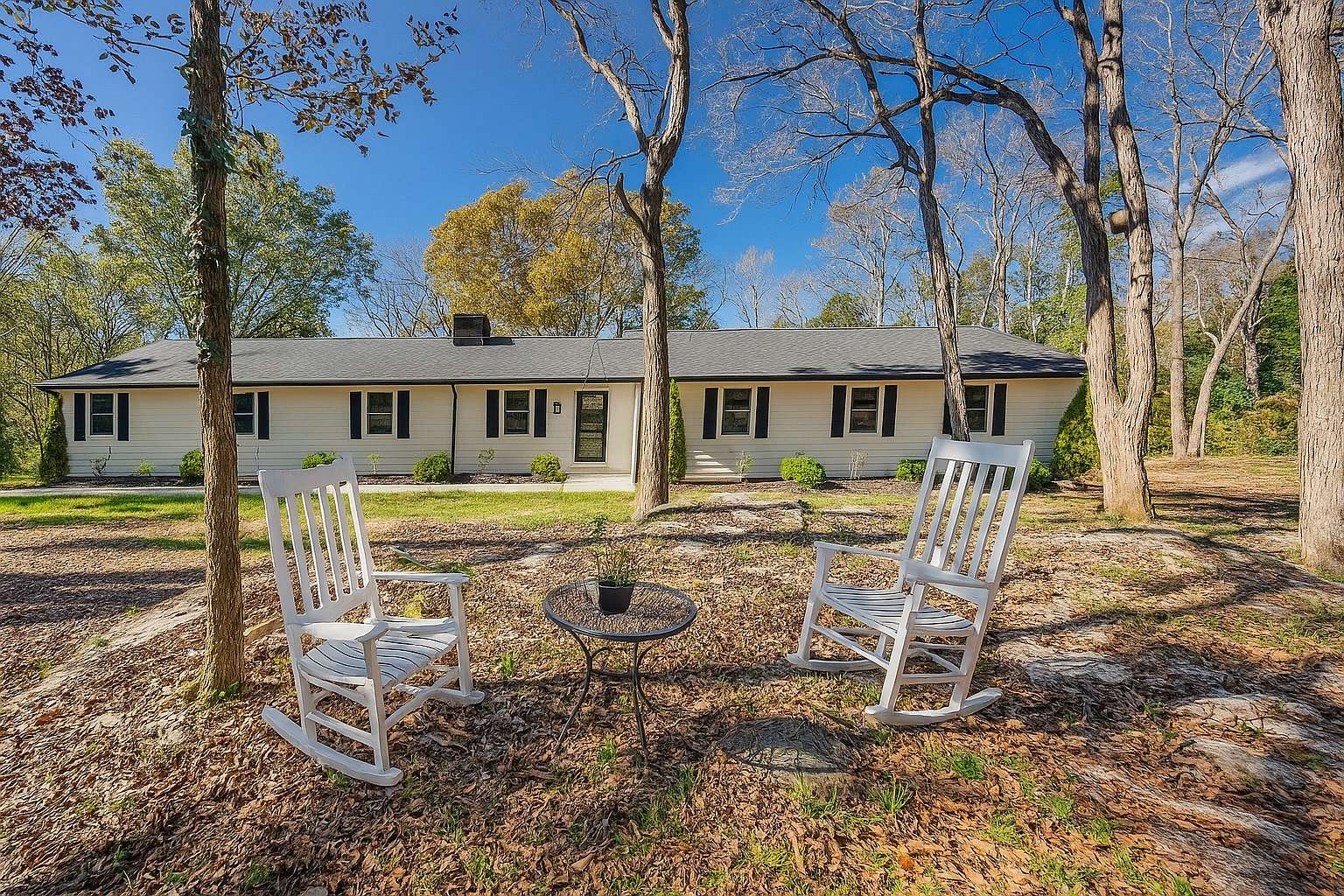 1.88 Acres of Residential Land with Home for Sale in Brentwood, Tennessee