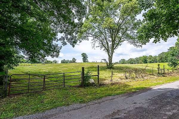 15 Acres of Land for Sale in Sparta, Tennessee