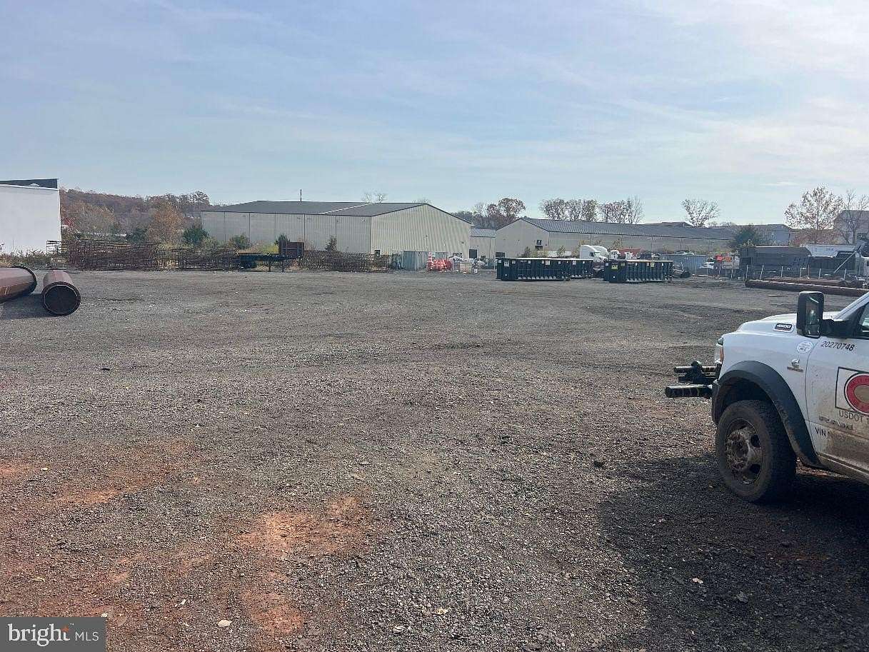 3.5 Acres of Land for Lease in Manassas Park, Virginia