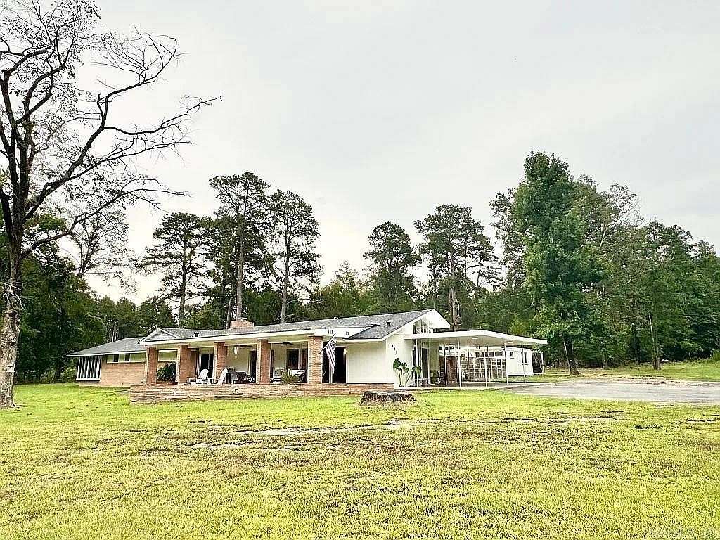 4 Acres of Residential Land with Home for Sale in Fordyce, Arkansas