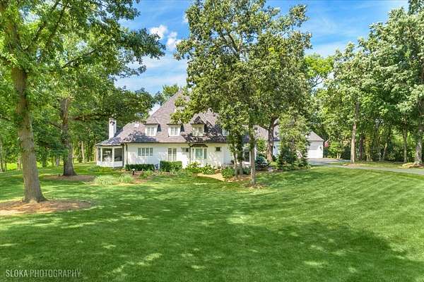 4.7 Acres of Residential Land with Home for Sale in Barrington Hills, Illinois