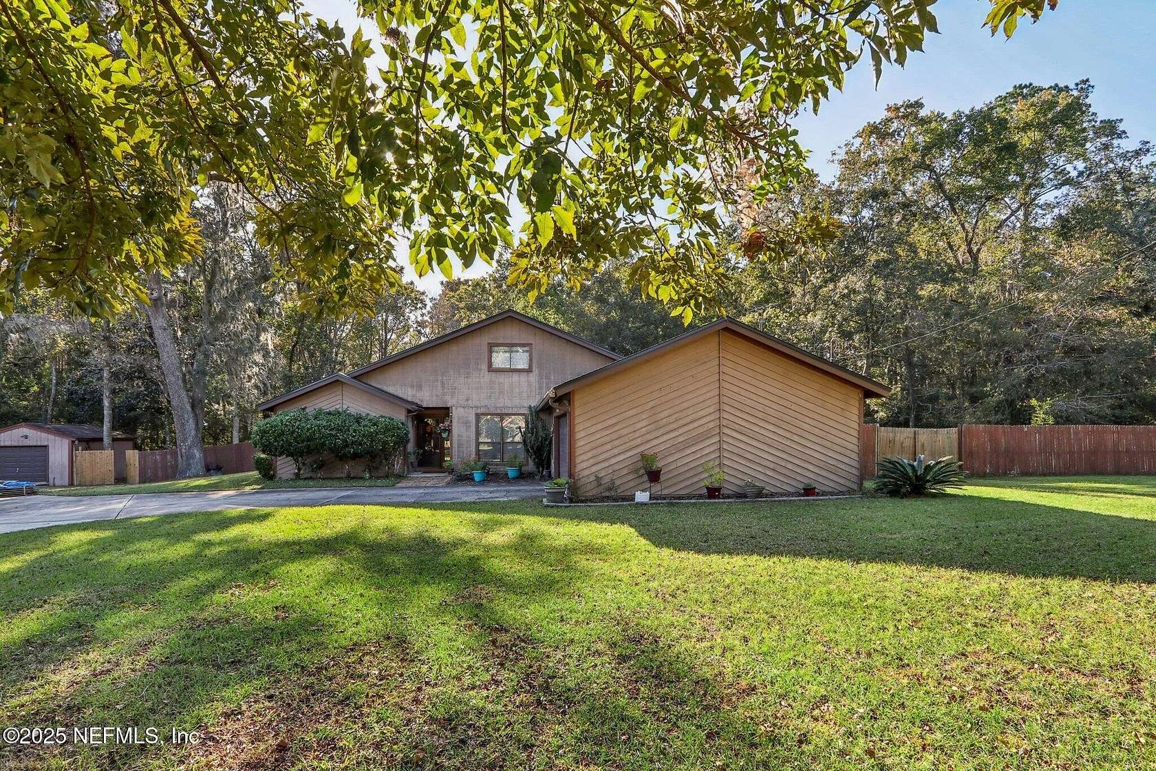 2.52 Acres of Residential Land with Home for Sale in Middleburg, Florida