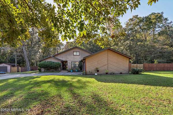 2.52 Acres of Residential Land with Home for Sale in Middleburg, Florida