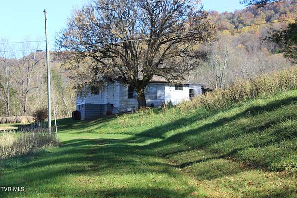 5.39 Acres of Land with Home for Sale in Pennington Gap, Virginia