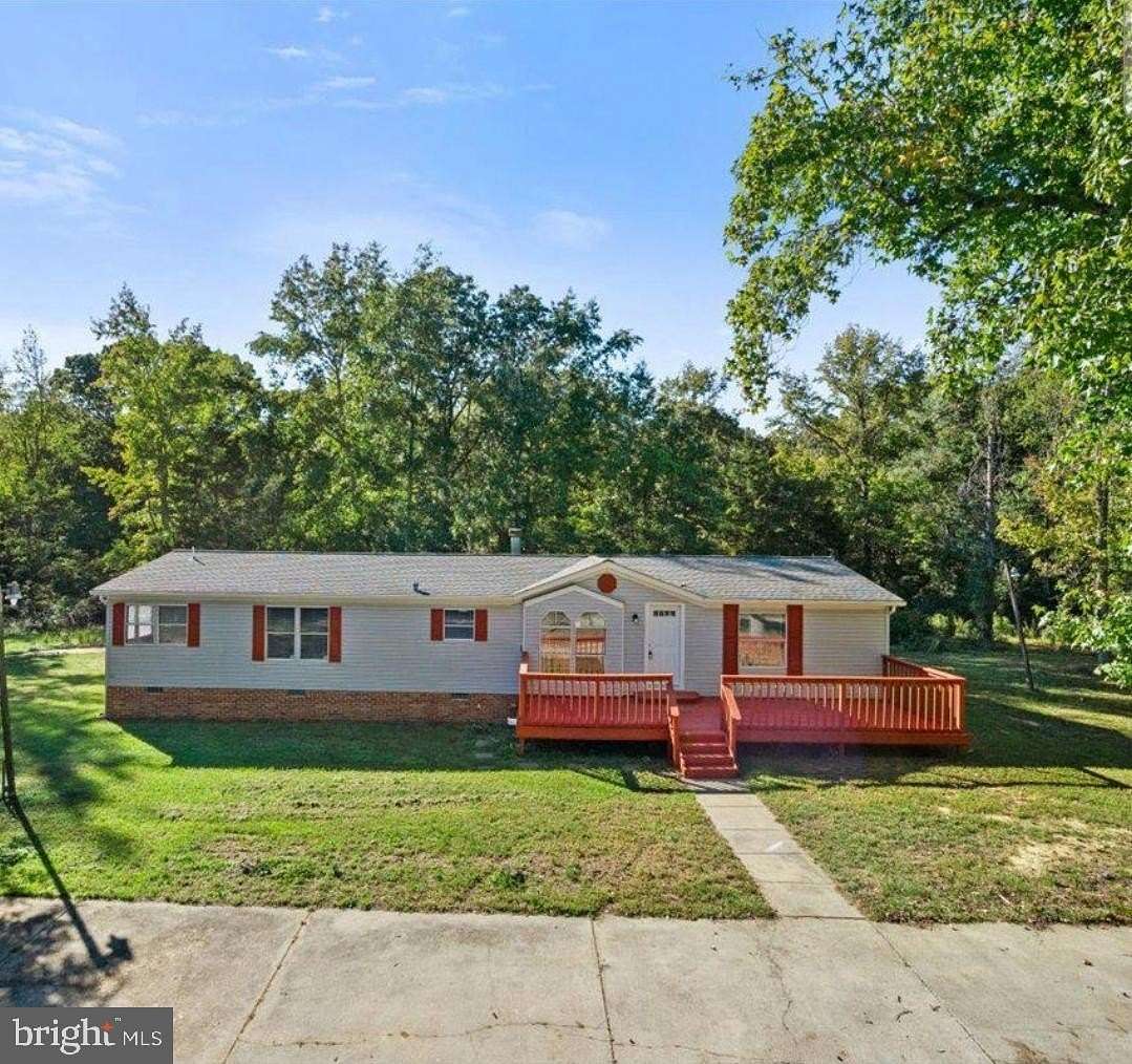 2.5 Acres of Residential Land with Home for Sale in Pomfret, Maryland