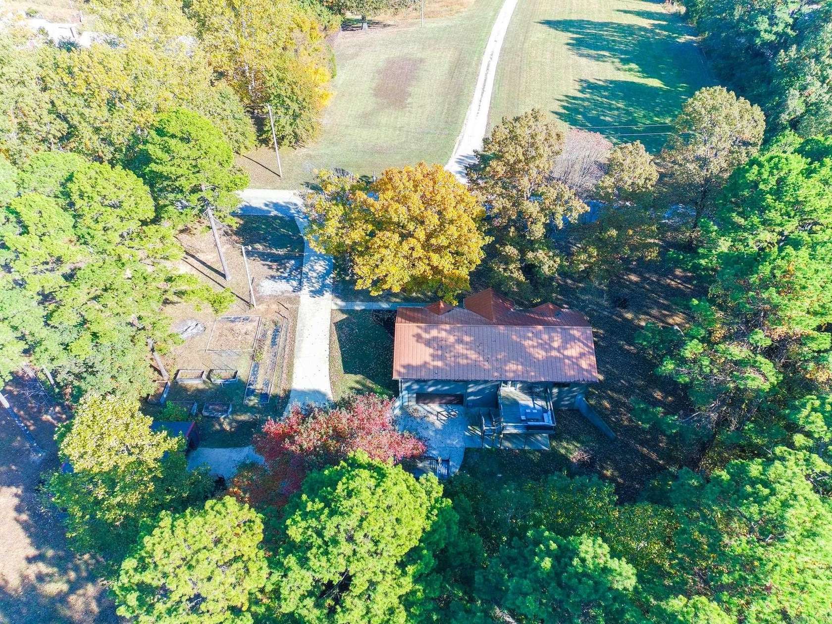 4 Acres of Residential Land with Home for Sale in Paragould, Arkansas