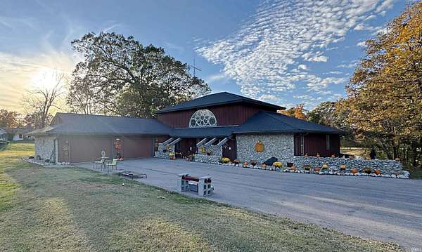 6 Acres of Residential Land with Home for Sale in Linton, Indiana