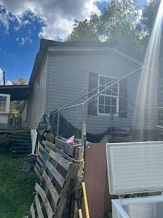 2.19 Acres of Residential Land with Home for Sale in Monticello, Kentucky