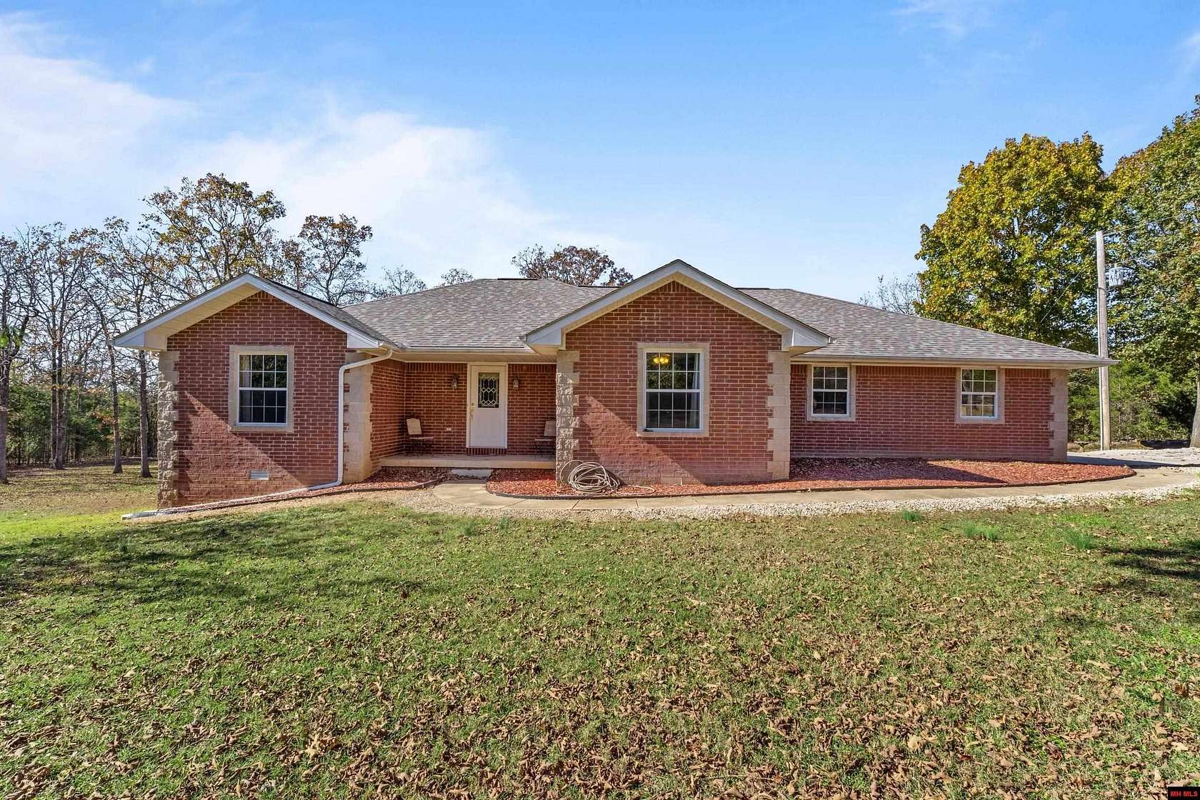 15.7 Acres of Land with Home for Sale in Mountain Home, Arkansas