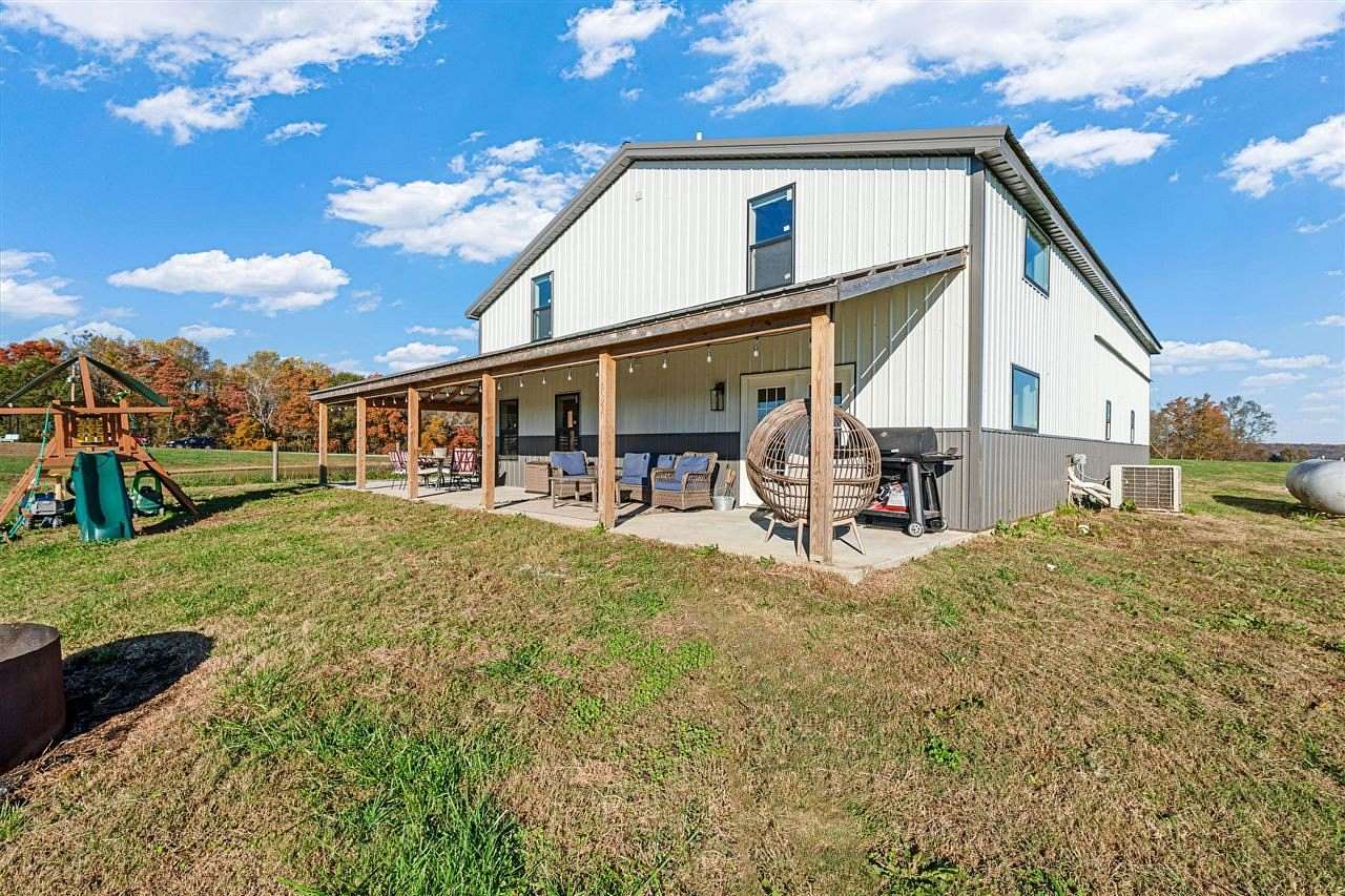 5 Acres of Residential Land with Home for Sale in Smiths Grove, Kentucky