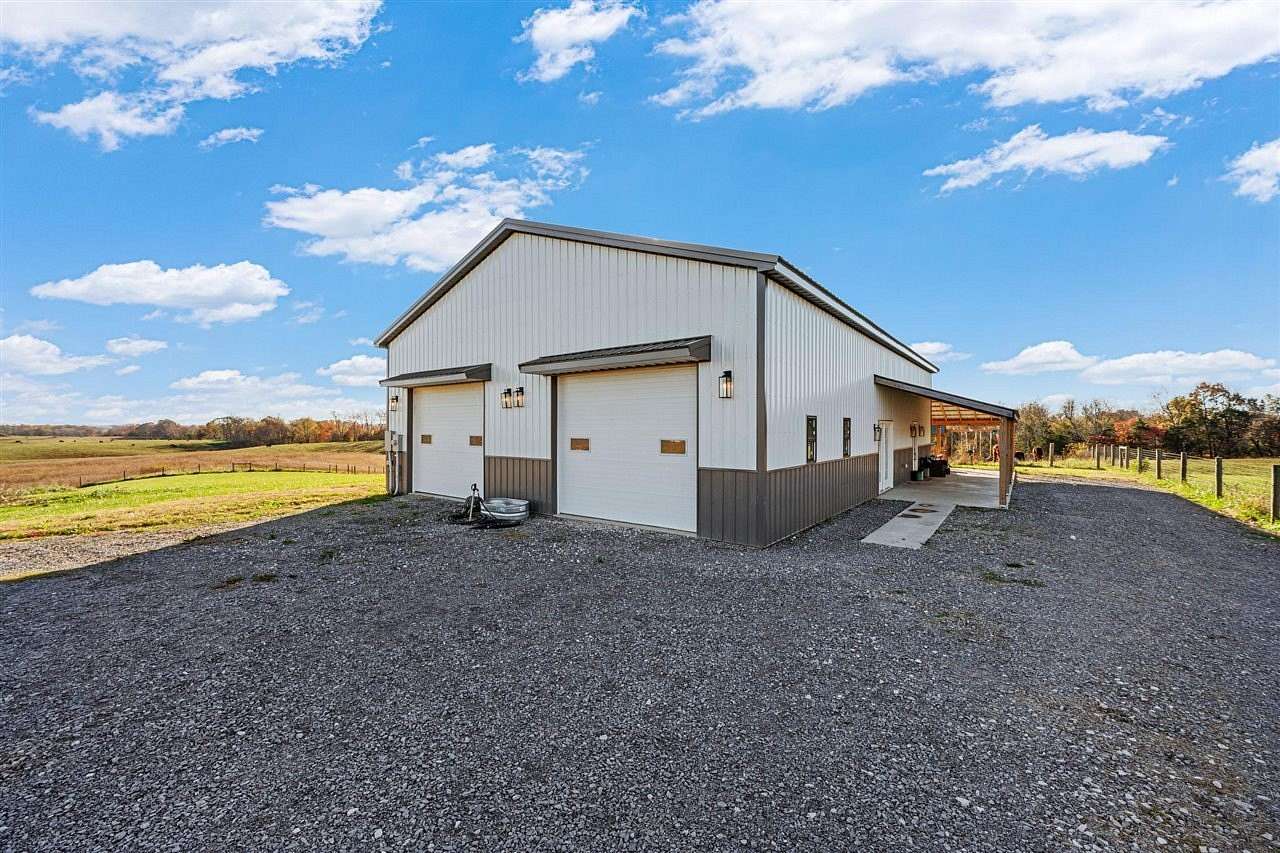 5 Acres of Residential Land with Home for Sale in Smiths Grove, Kentucky