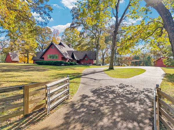 2.78 Acres of Residential Land with Home for Sale in Cookeville, Tennessee